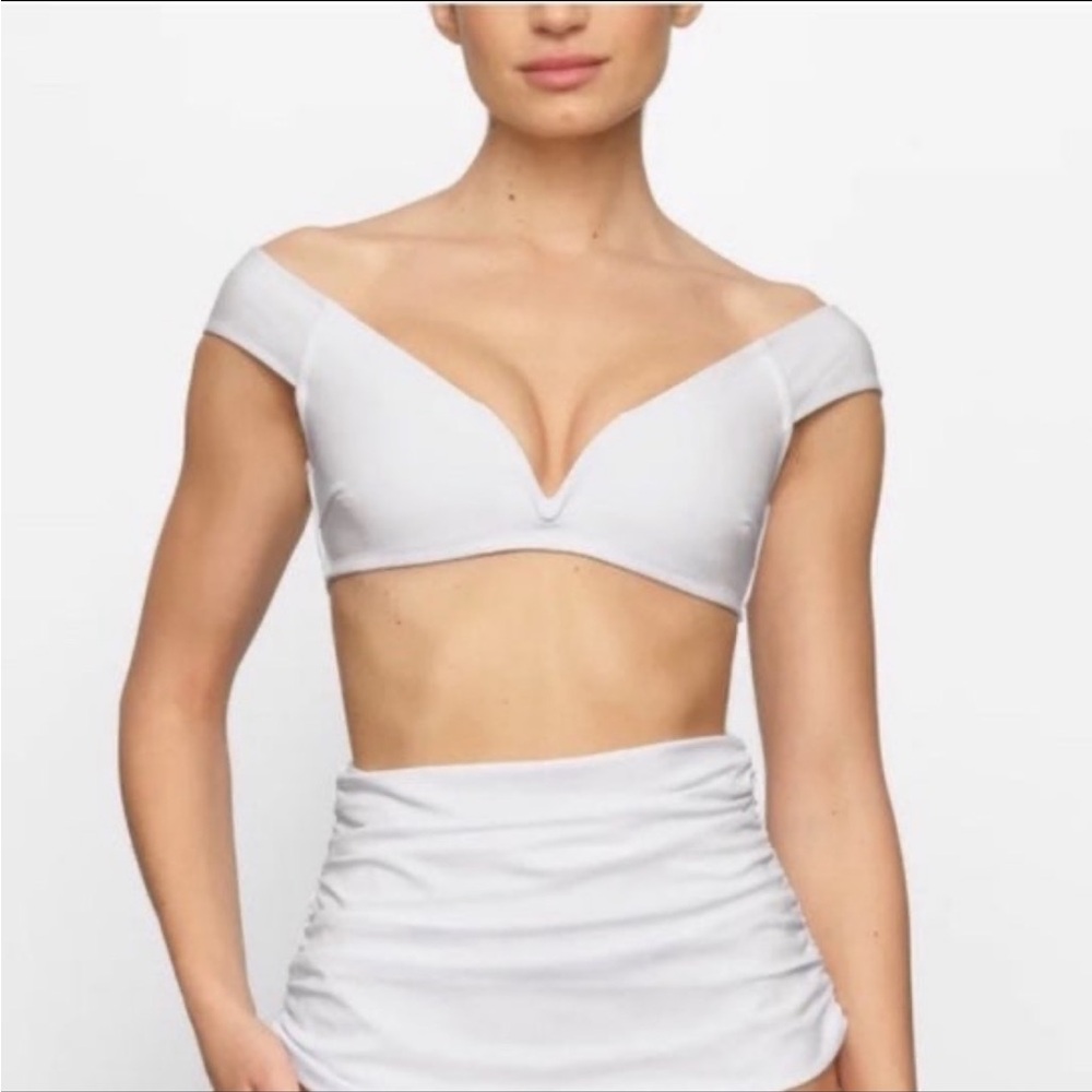 Skims Bikini top